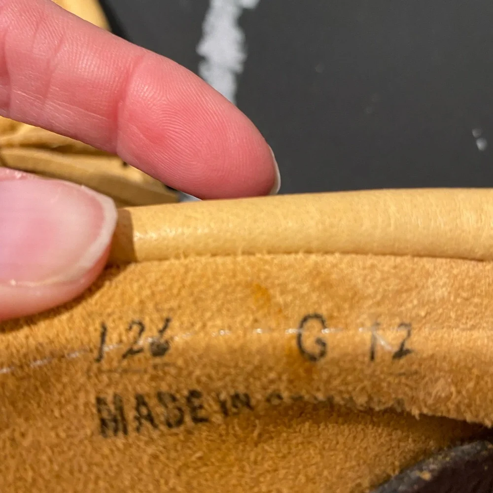 Kids laurentian Chief moccasins slippers EUC leather
